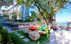 Sonrisa Srirachaที่พักติดทะเล